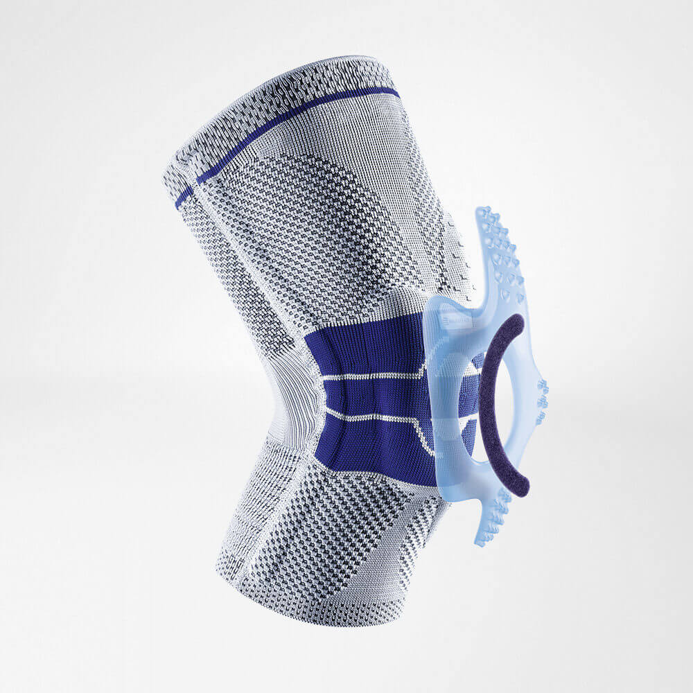 Kniebandage (GenuTrain A3) mit anatomisch geformtem Gestrick und Silikonpelotte zur Unterstützung bei Arthrose und Reizzuständen.