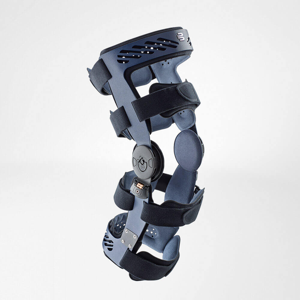 Orthese für das Knie (SecuTec OA) mit seitlichen Schienen und Klettverschlüssen zur Entlastung bei Arthrose.