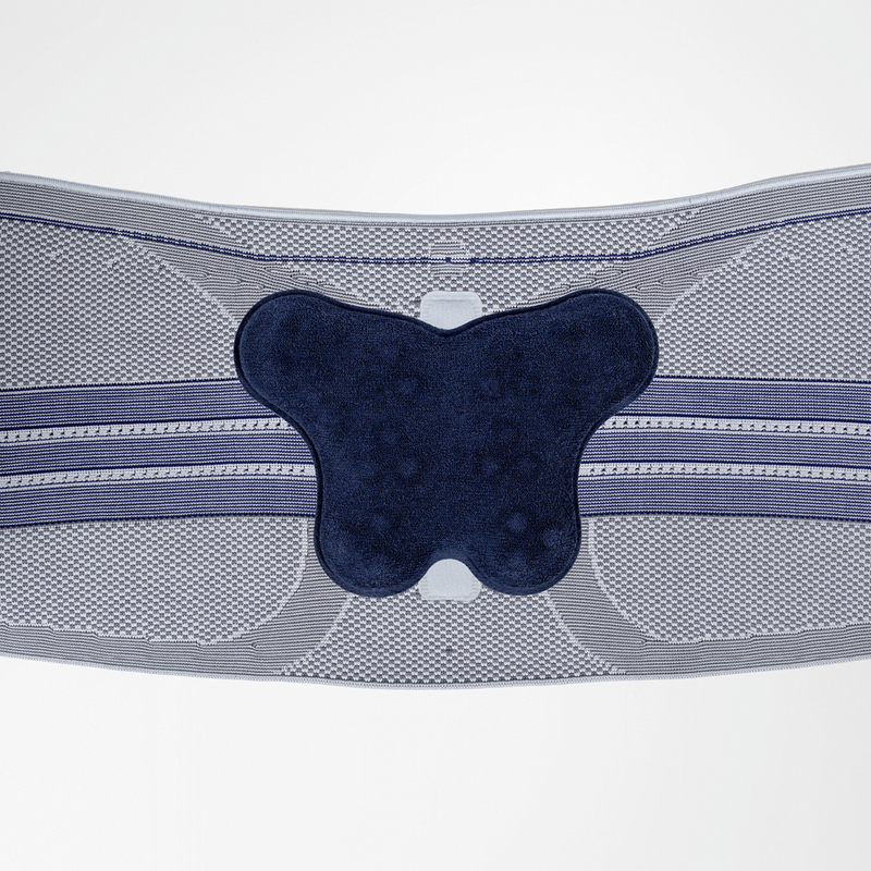 Getailleerde Bauerfeind LumboTrain rugbrace voor comfortabele lendensteun.