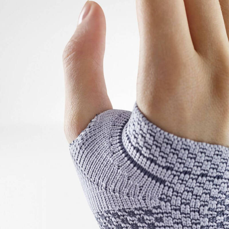 Close-up van Train-breisel van Bauerfeind ManuTrain polsbrace voor ademend draagcomfort.